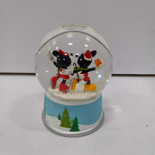 Disney Mickey & Minnie Mouse 2015 Snow Globe image number 5