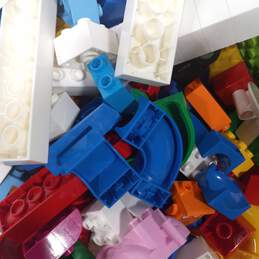 10lbs Bundle of Assorted Lego Duplo Building Bricks alternative image