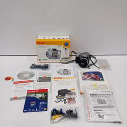Kodak EasyShare Z740 5.0MP Digital Camera Set IOB