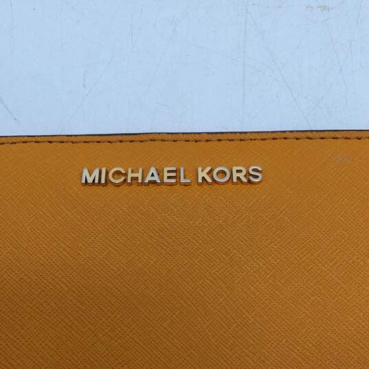 Michael Kors Womens Yellow Leather Credit Card Slots Zipper Pocket Bifold Wallet image number 2