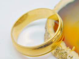 14K Gold Dotted Edge Rounded Wedding Band Ring 3.0g alternative image