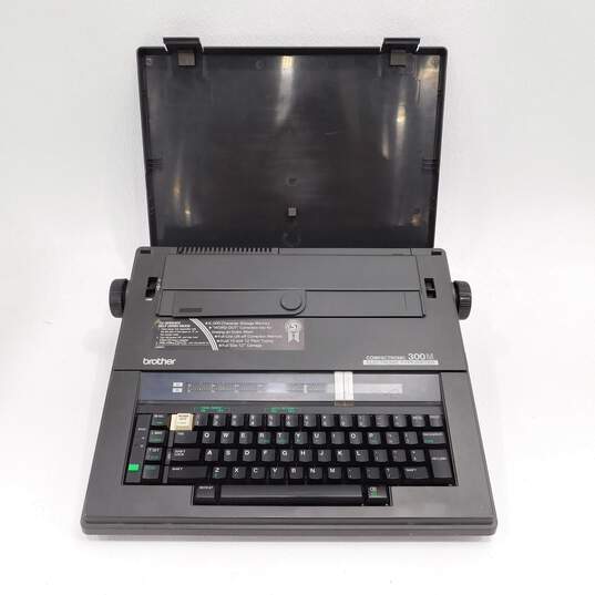 Brother Compactronic 300M Electronic Typewriter image number 1