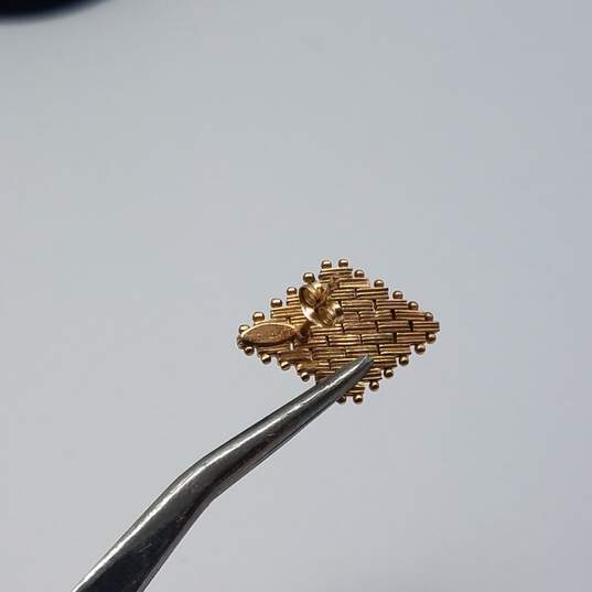 14k Gold Mesh Diamond Shaped Post Earrings 3.2g image number 5