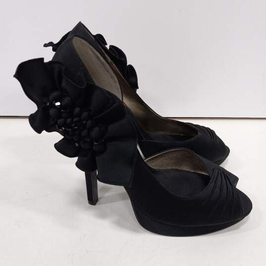 Womens Black Bow Peep Toe Slip On Platform Stiletto Pump Heels Size 9 M image number 2