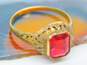 Vintage 10K Yellow Gold Red Glass Solitaire Filigree Accent Ring 1.8g image number 3