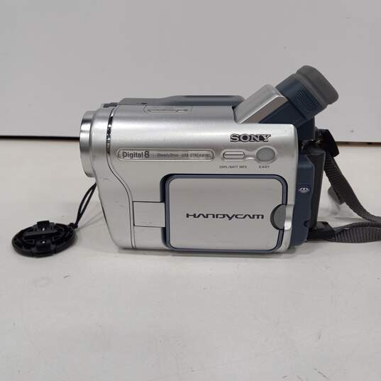 Sony Handycam DCR-TRV460 Digital8 Camcorder image number 1