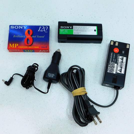 Sony CCD-M8u Video Camera Cassette Recorder w/ Case & Sealed Cassette image number 8