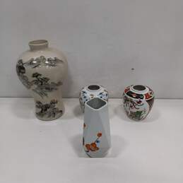 Bundle of 4 Assorted Porcelain Vases