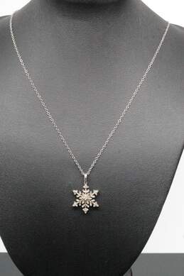 Sterling Silver Diamond Accent Snowflake Pendant Necklace (18.0in) - 2.8g alternative image