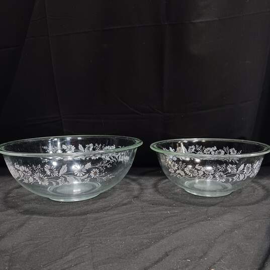 Set Of 3 Transparent White Floral Pattern Pyrex Kitchen Bowls image number 4