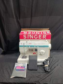 Vintage Singer CM-17 Sewing Machine In Box With Accessories