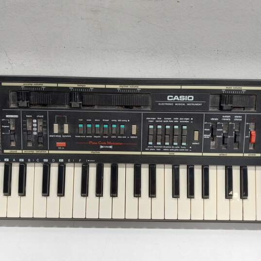 Vintage Casio Electric Keyboard image number 2