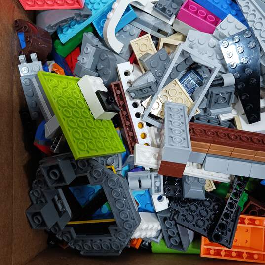 7.6lbs of Assorted Mixed Building Blocks image number 5