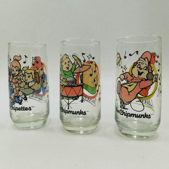 VTG 1970s-80s Collector Drinking Glasses E.T. Smurfs Chipmunks Charlie Brown image number 4