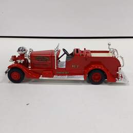 ERTL Die-Cast Metal 1937 Ahrens-Fox Fire Truck Coin Bank alternative image