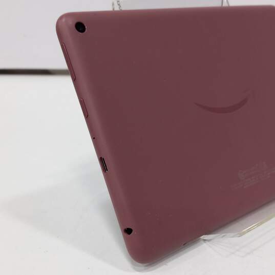 Amazon Fire HD 8 in Purple case image number 4