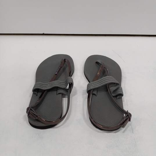 Havaianas Women's Gray Flip Flops Size 7.5 image number 3