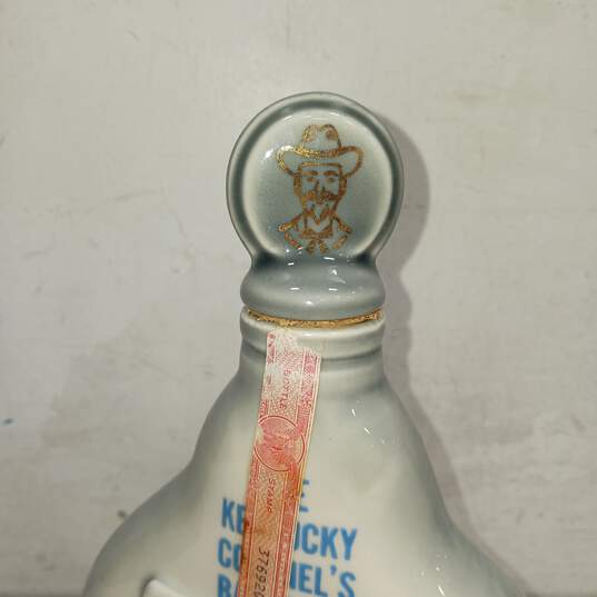 Kentucky Jim Beam Blue/White Decanter image number 3