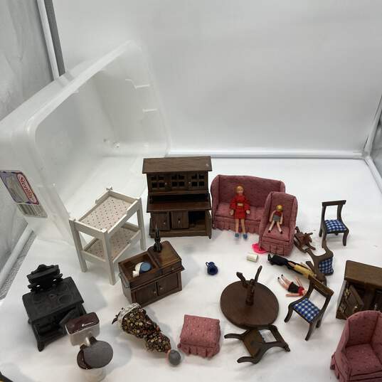 Assorted Dollhouse Furniture image number 2