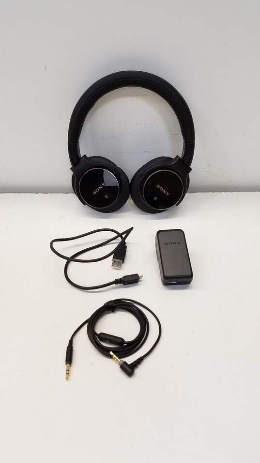 Bundle of 2 Sony Headphones image number 5