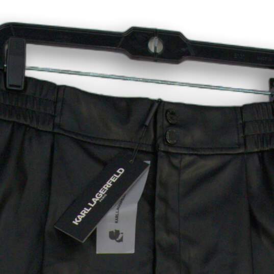 NWT Womens Black Pleated Slash Pocket Elastic Waist Chino Shorts Size 14 image number 3