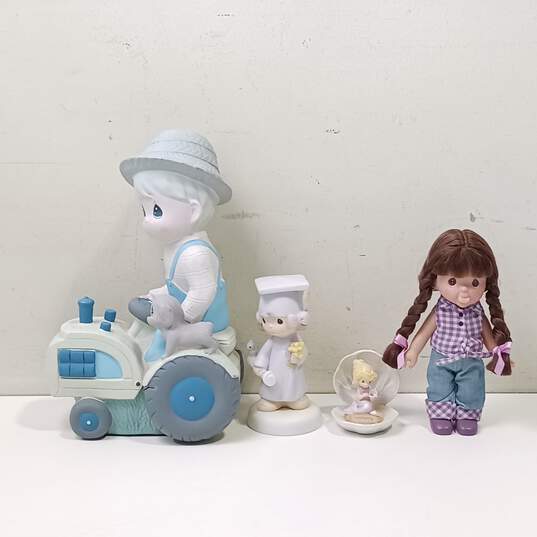 Bundle of Precious Moments Figurines & Dolls image number 1