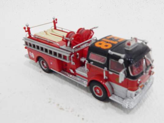 Code 3  Chicago Mack C Engine Co 18 Fire Truck Pumper CFD image number 1