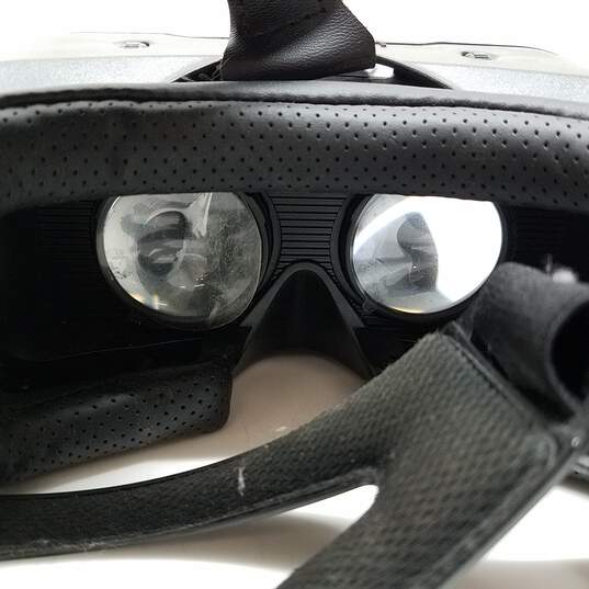 VR Goggles - Untested image number 4