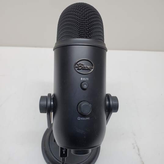 Blue Brand Microphone in Stand for Podcasting/Radio/Streaming image number 2