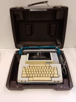 Smith Corona Coronamatic 2200 Electric Typewriter w/ Case