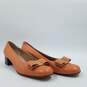 Ferragamo Ava Bow Embossed Pump Women's Sz.7.5AA Coral image number 3