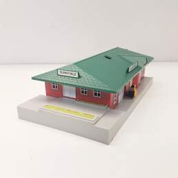 BACHMANN LIGHTED PASSENGER STATION FOR USE w/ ALL HO SCALE ELECTRIC TRAINS 46217 IOB alternative image