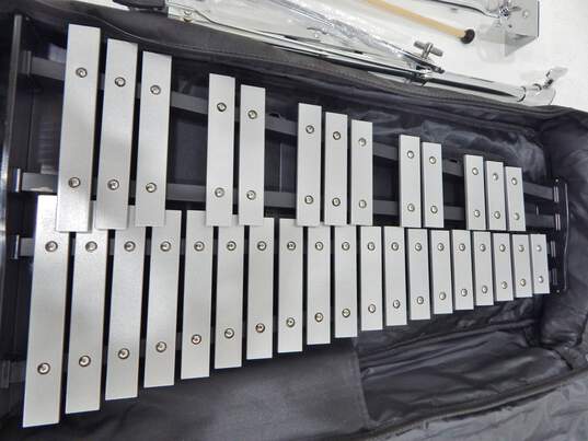 Unbranded 32-Key Student Glockenspiel Set w/ Rolling Case and Accessories image number 2