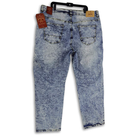 NWT Mens Blue Denim Medium Wash 5-Pocket Design Straight Leg Jeans Sz 44x32 image number 2