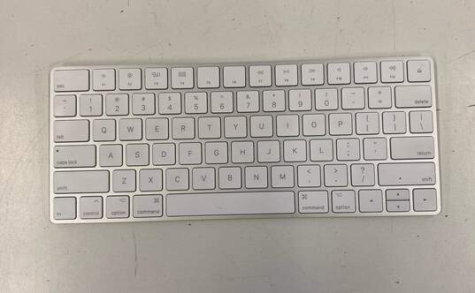 Apple Wireless Keyboards (A1644) - Lot of 3 image number 6