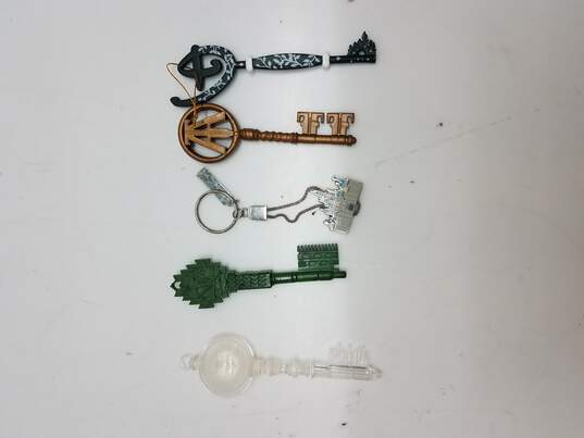 Lot of 5 Disney Key Ornaments and Keychains image number 1