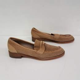 Vince Camuto Beige Loafers Size 6.5M