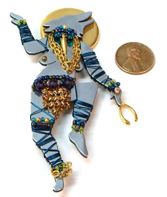 Signed Liztech 1997 Mixed Metals Mirror Wolf Woman Holding Wishbone Beaded Statement Brooch 15.2g image number 5