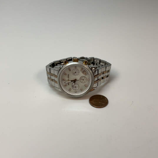 Designer Michael Kors MK-5525 Two-Tone Strap Round Dial Analog Wristwatch image number 3