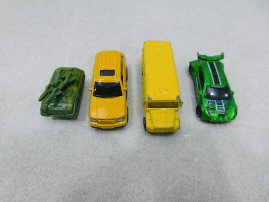 Mixed Lot Of 20 Diecast Cars image number 2