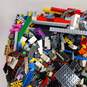 9.3lb Bulk of Assorted Lego Building Blocks and Pieces image number 1