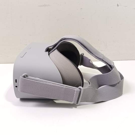 Oculus MH-A64 Standalone Virtual Reality Glasses image number 2