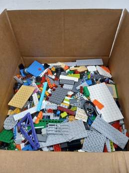 10.1lbs. of Assorted Lego Building Blocks