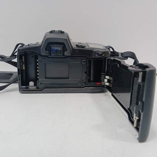 Vintage Maxxum 400SI 35mm Camera w/Soft Case image number 5