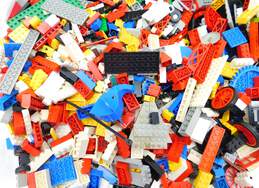 7.0 LBS Assorted VNTG Miscellaneous LEGO Bulk Box