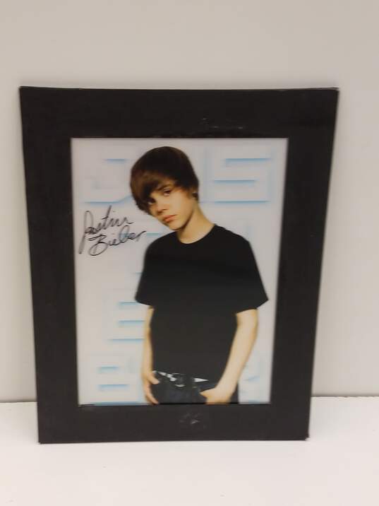 Justin Bieber 8 x10 Hologram Photo with Facsimile Signature image number 1
