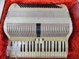 Unbranded Italian 41 Key/120 Button White Accordion w/ Case (Parts and Repair)