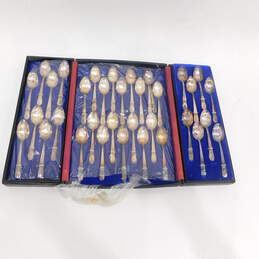 Vintage WM Rogers Presidential Commemorative Set Of 35 Spoons w/ Case
