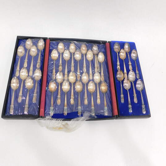 Vintage WM Rogers Presidential Commemorative Set Of 35 Spoons w/ Case image number 1