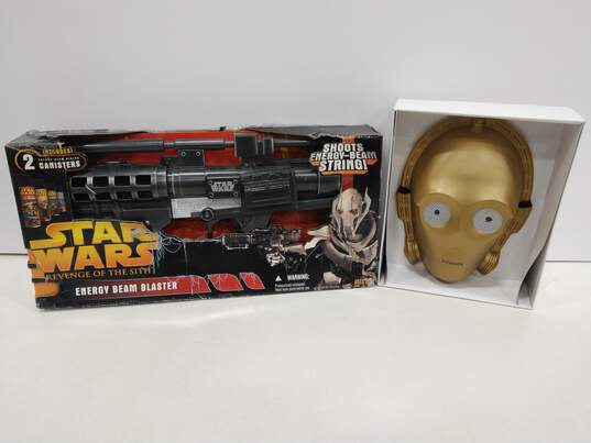 Bundle of Assorted Star Wars Merchandise image number 5